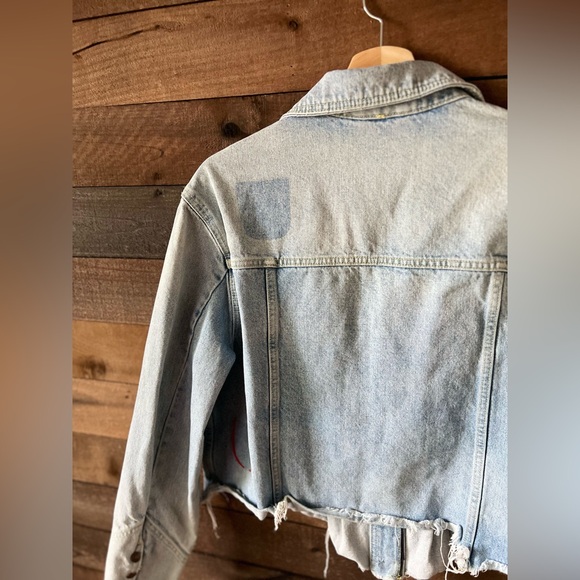 Free People Dillon Denim Jacket Cropped Lightwash Distressed Cropped Jacket - Picture 7 of 10